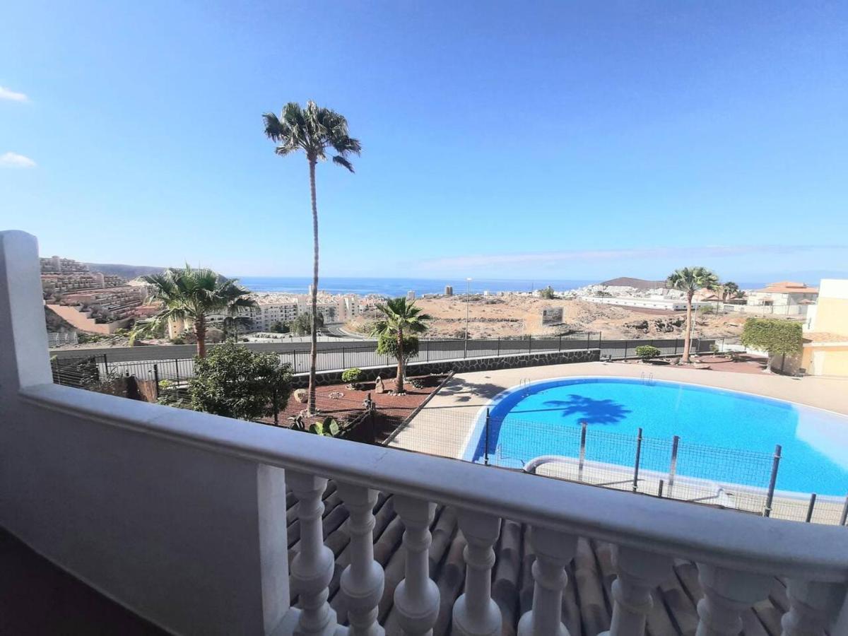 1 Bedroom Giuly Sea Views In Los Cristianos Лос Кристианос Экстерьер фото