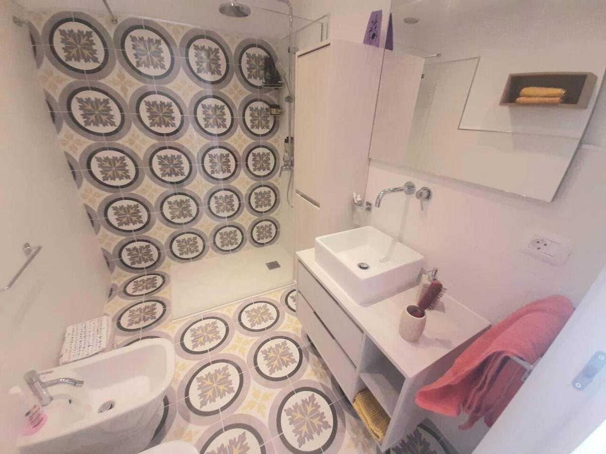 1 Bedroom Giuly Sea Views In Los Cristianos Лос Кристианос Экстерьер фото