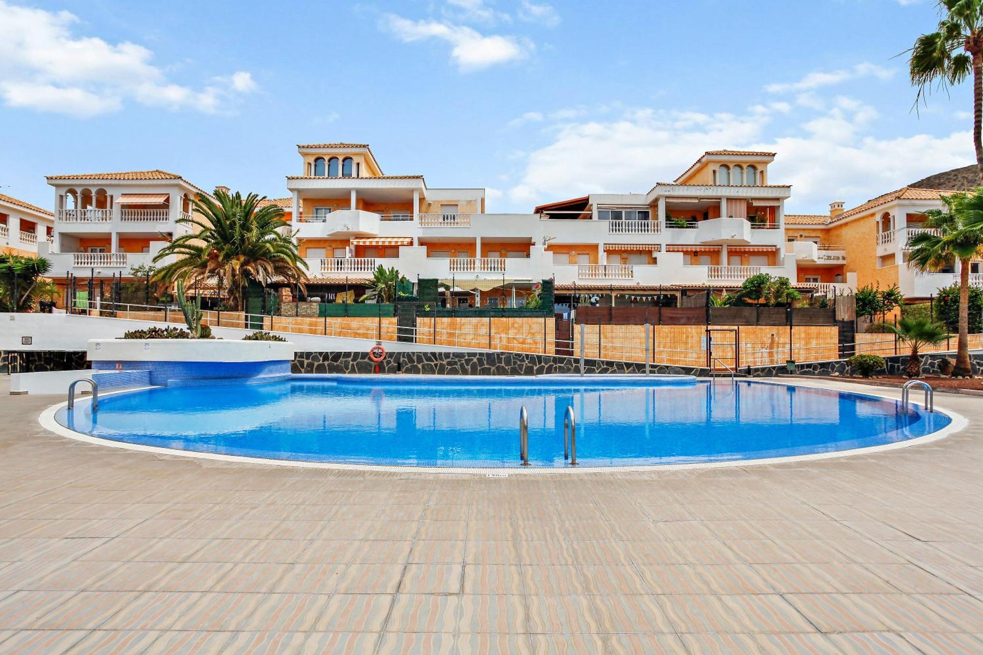 1 Bedroom Giuly Sea Views In Los Cristianos Лос Кристианос Экстерьер фото