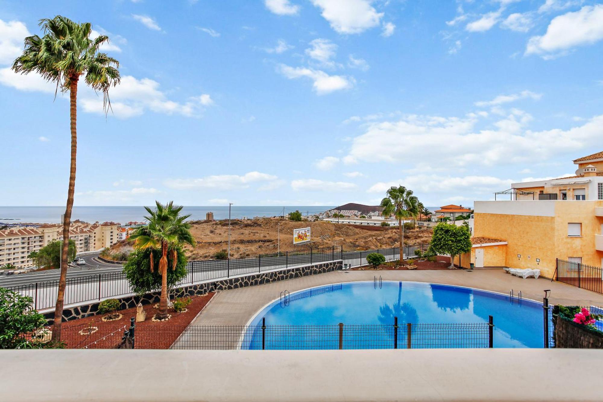 1 Bedroom Giuly Sea Views In Los Cristianos Лос Кристианос Экстерьер фото