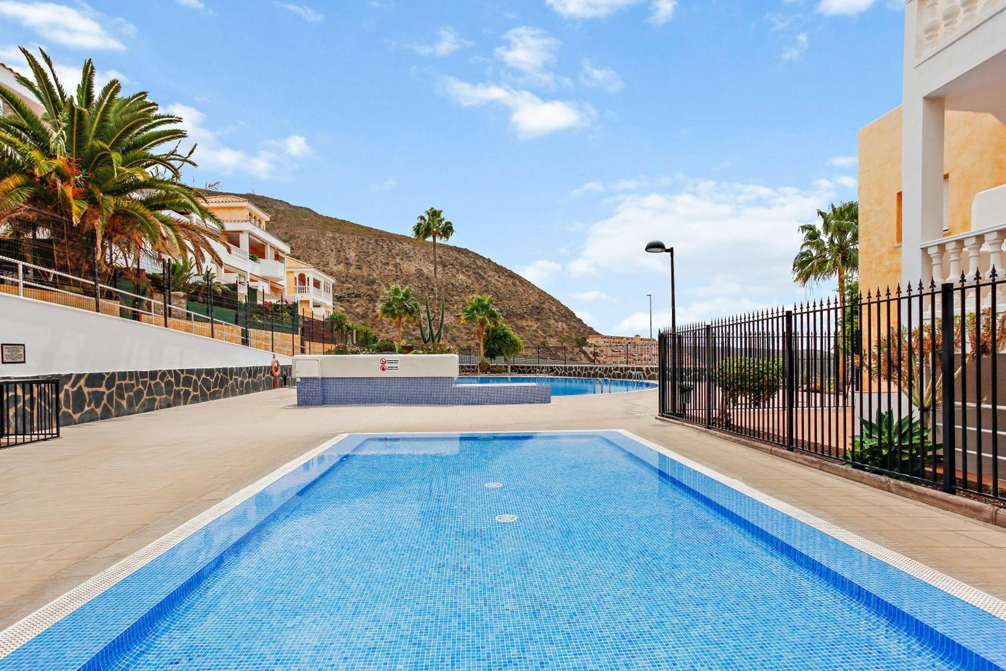 1 Bedroom Giuly Sea Views In Los Cristianos Лос Кристианос Экстерьер фото